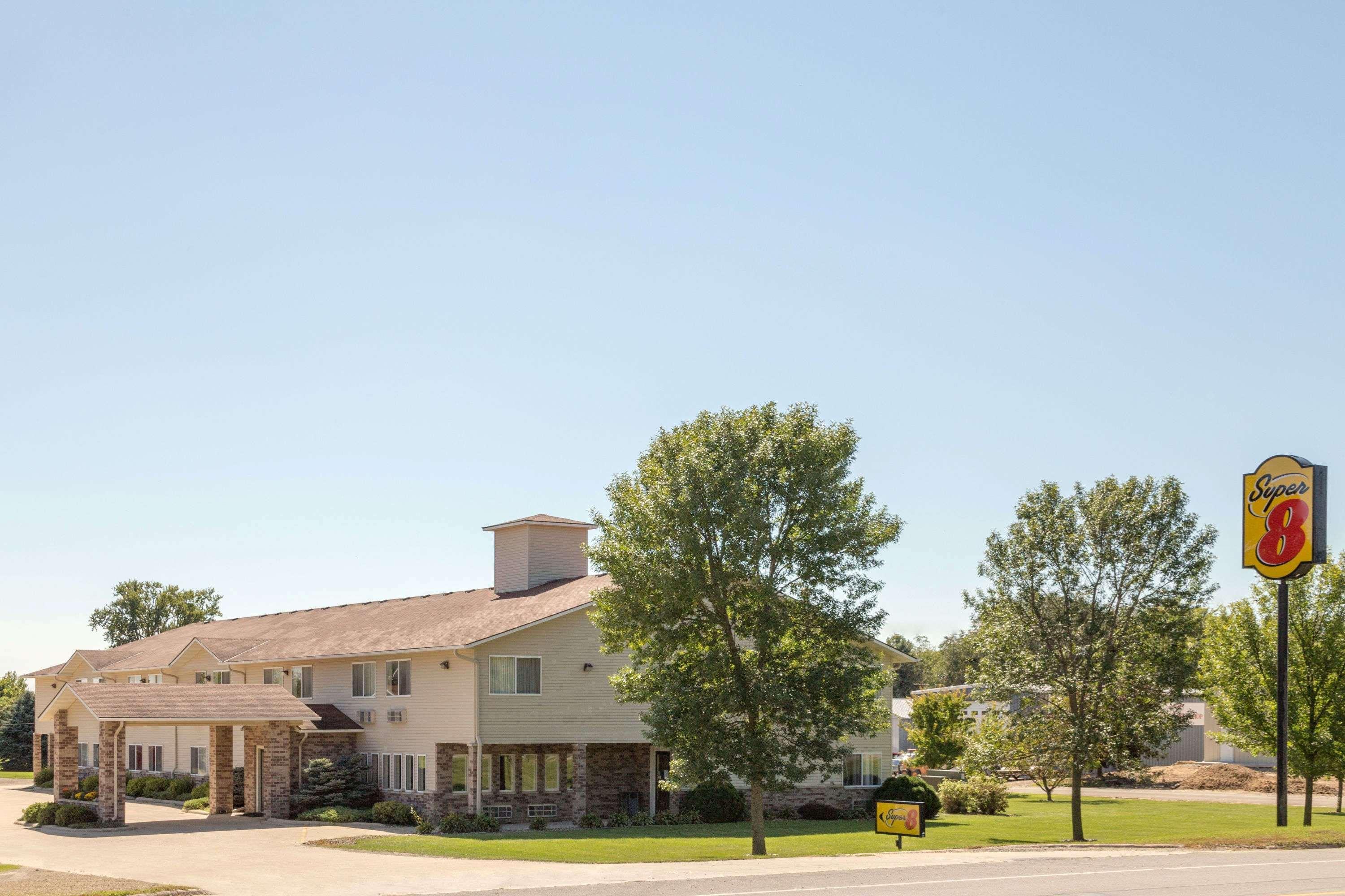 Super 8 By Wyndham Cresco Ia Otel Dış mekan fotoğraf