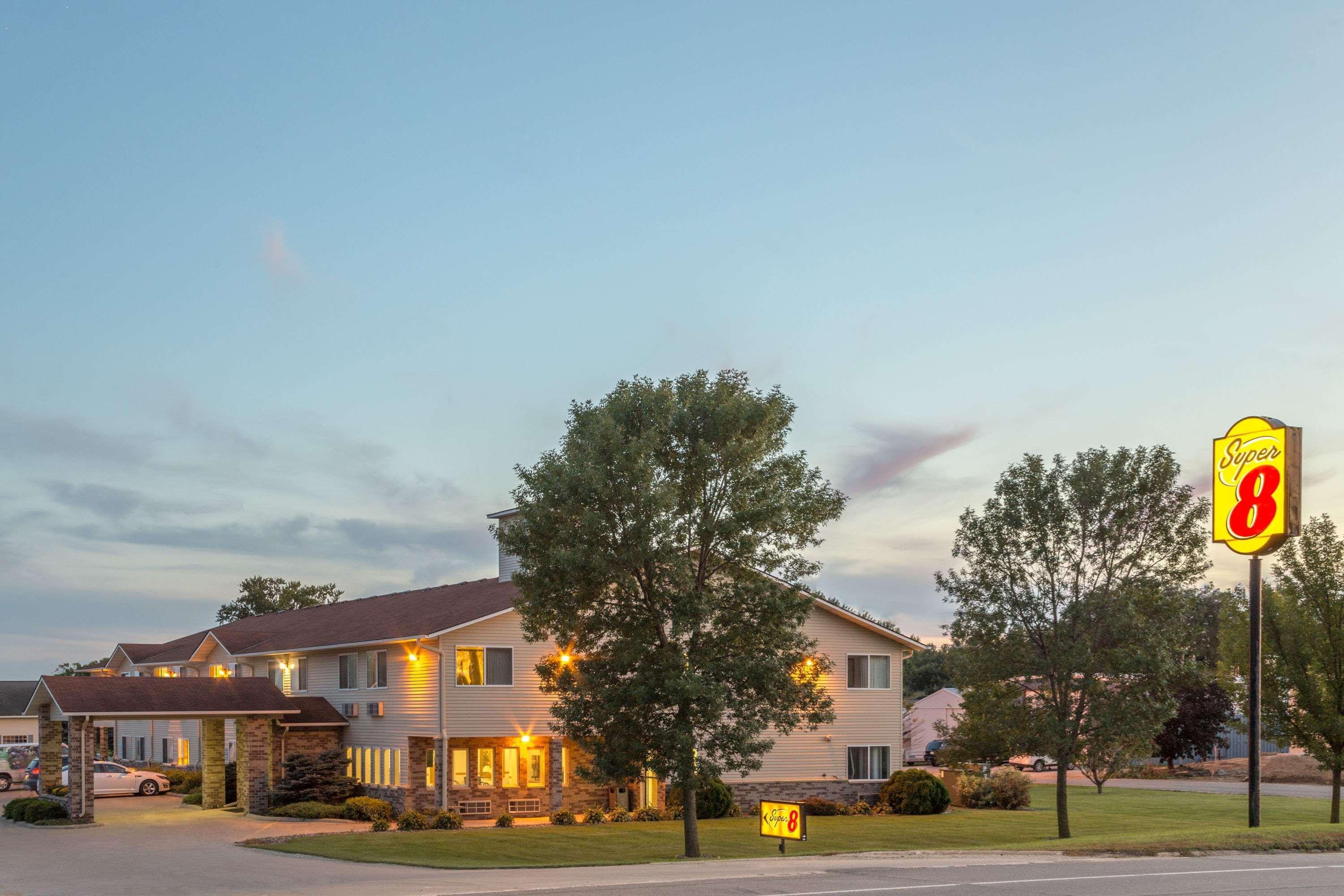 Super 8 By Wyndham Cresco Ia Otel Dış mekan fotoğraf