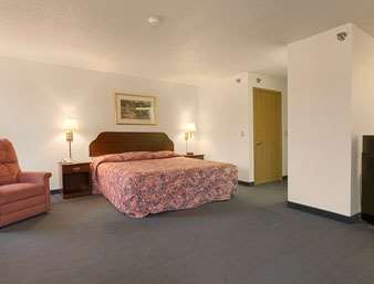 Super 8 By Wyndham Cresco Ia Otel Oda fotoğraf
